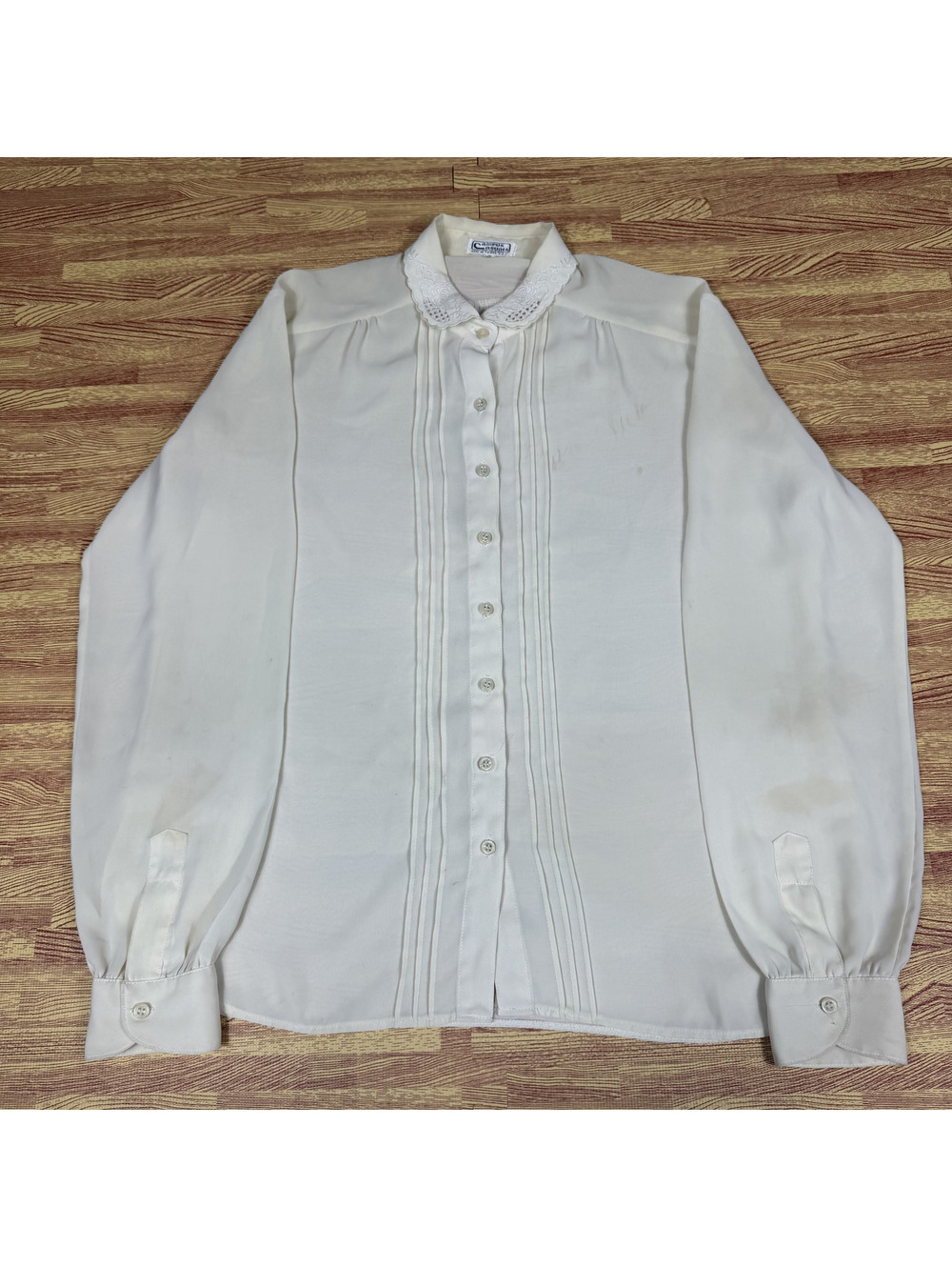Vintage Campus Casuals White Long Sleeve Button-Up Blouse with Lace Collar